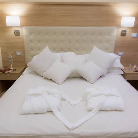 에스포지조네 팰리스 2*